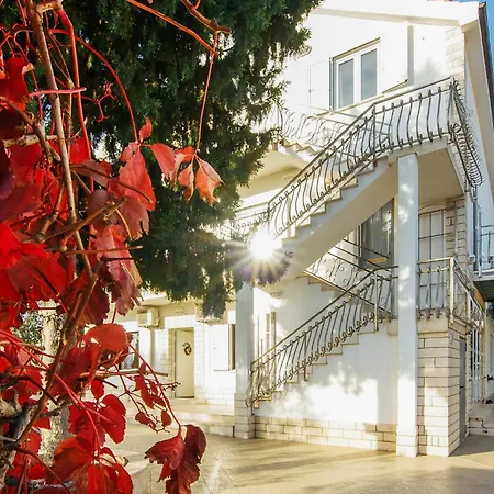 Awesome Apartment In Jezera With Wifi Jezera