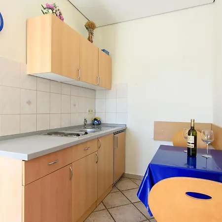 Awesome Apartment In Jezera With Wifi