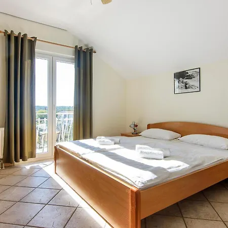 Awesome Apartment In Jezera With Wifi * Jezera