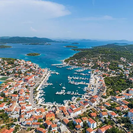 Appartamento Lovely In With Wifi Jezera